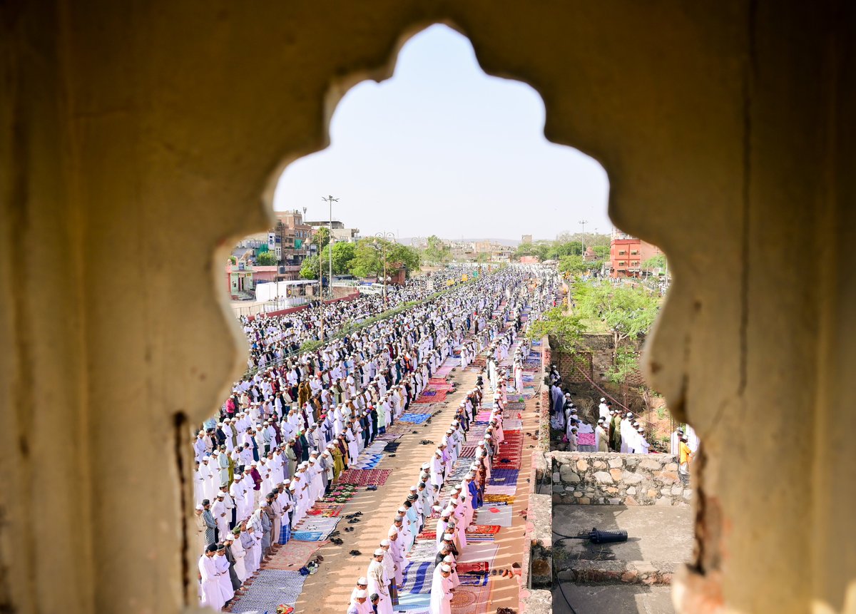 airnewsalerts's tweet photo. Eid-ul-Azha, the festival of sacrifice, was celebrated with religious fervour and due reverence across the country. 

#EidulAzha https://t.co/FgfJZ9kA9f