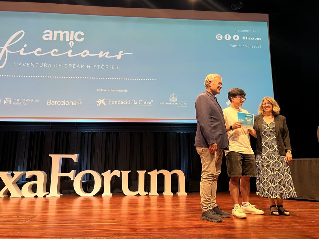 torrentsramon's tweet photo. Avui al @CaixaForum_CAT hem lliurat els premis del concurs de literatura juvenil @AmicFiccions, amb gairebé 3.800 participants d’arreu dels territoris de parla catalana. Tenim pedrera!
@FundacioCarulla @bcn_ajuntament @FundlaCaixaCAT @EdBarcino @gencat @FundacioSiF @amicmedia https://t.co/XXWbWdyyoK