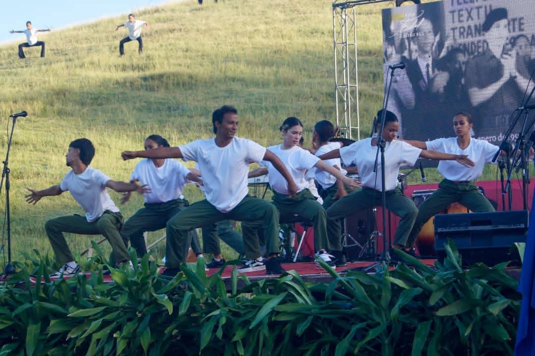 AliuskaJerez's tweet photo. QUIEN NOS CONVOCÓ A CINCO PALMAS fue:  La Historia, Los principios, Los ideales,  #Raúl, #Fidel
Por eso fuimos, por eso alzamos nuestras voces, por eso patentizamos desde ese histórico lugar nuestro compromiso con la Revolución y con #Raúl porque #RaúlEsRaúl #MunicipioMediaLuna https://t.co/ByG1jrokja