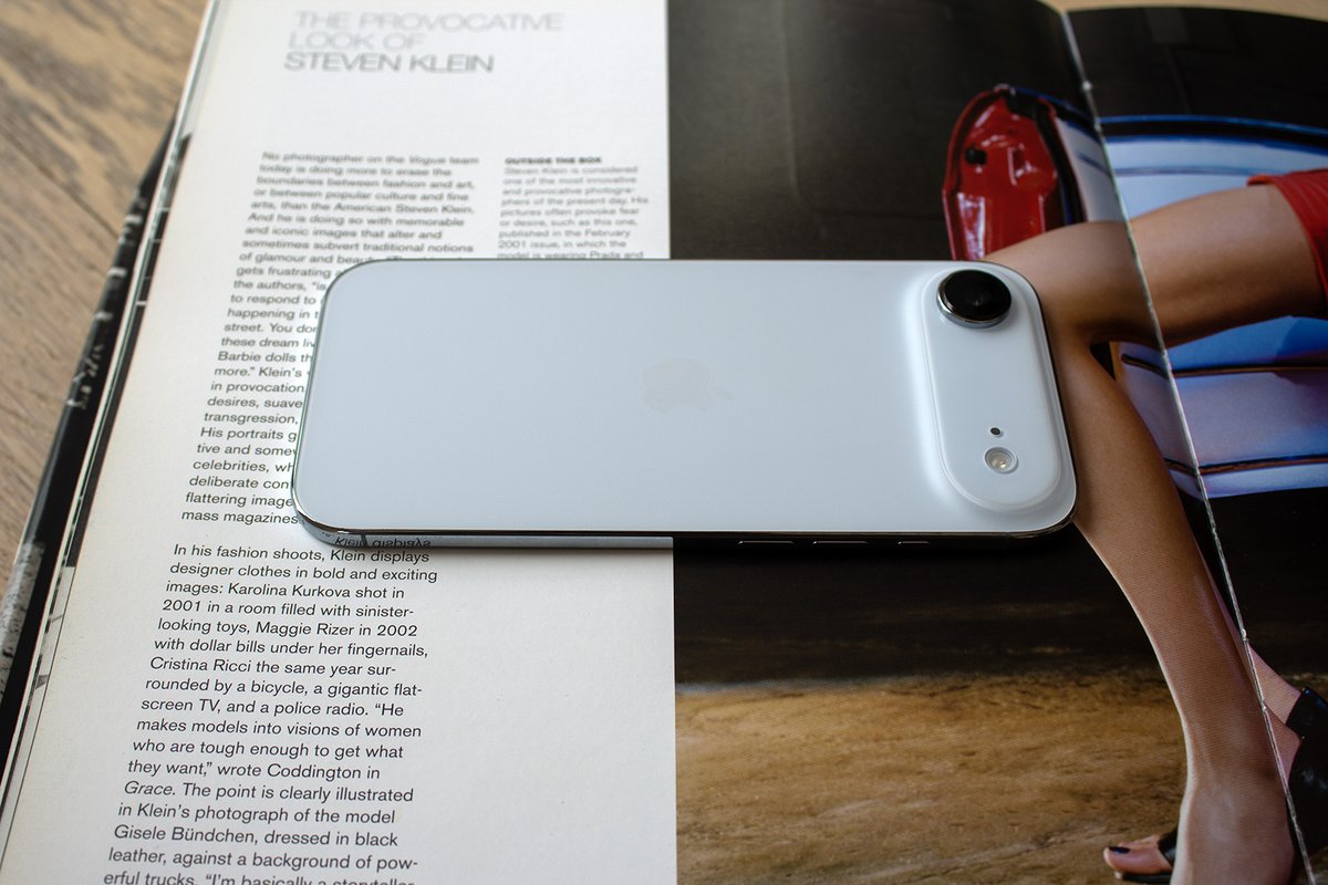 BasicAppleGuy's tweet photo. It's been nearly 10 Months and I've yet to see an iPhone Air in the wild https://t.co/V1yIDSIpKh
