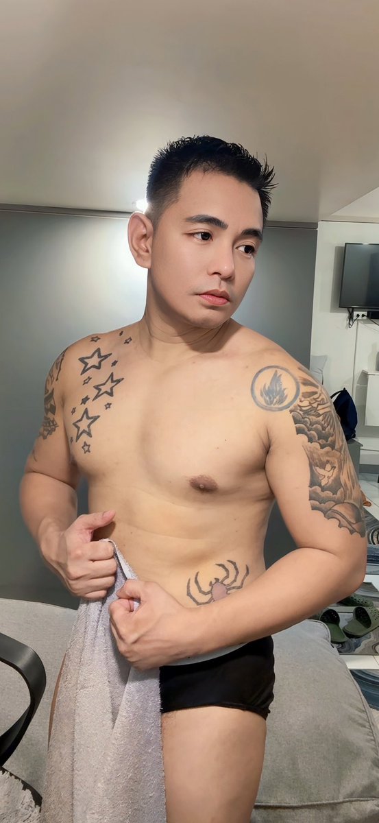 Number8Spider's tweet photo. Bathed 🛁🧼 https://t.co/VLEd5qMZQ6