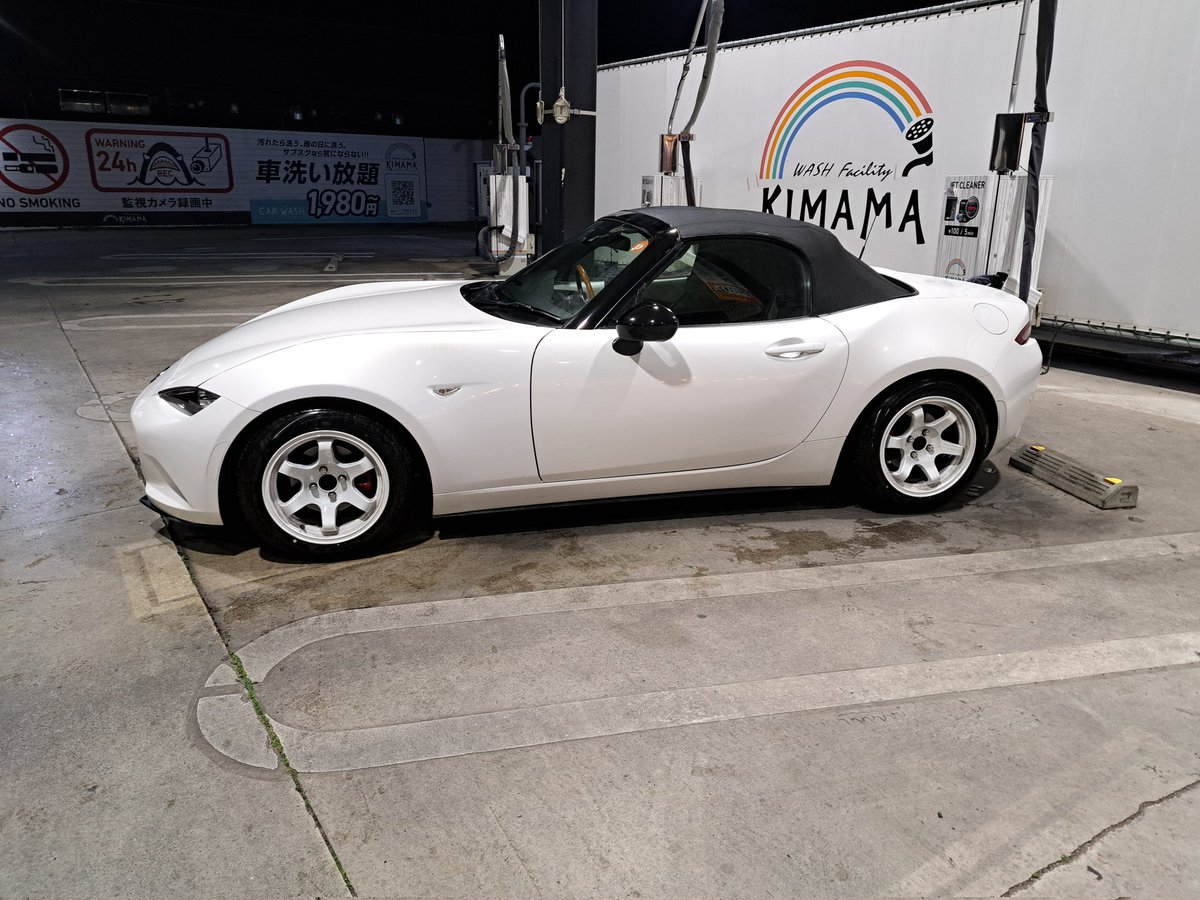 ND5miata's tweet photo. 気合いでドアパネル持ち上げてフェンダー替えたけどもうしたくない
一人でやるもんじゃない

あと果南ちゃん剥がしてはないけど剥がしました（？） https://t.co/9EokLauGWe