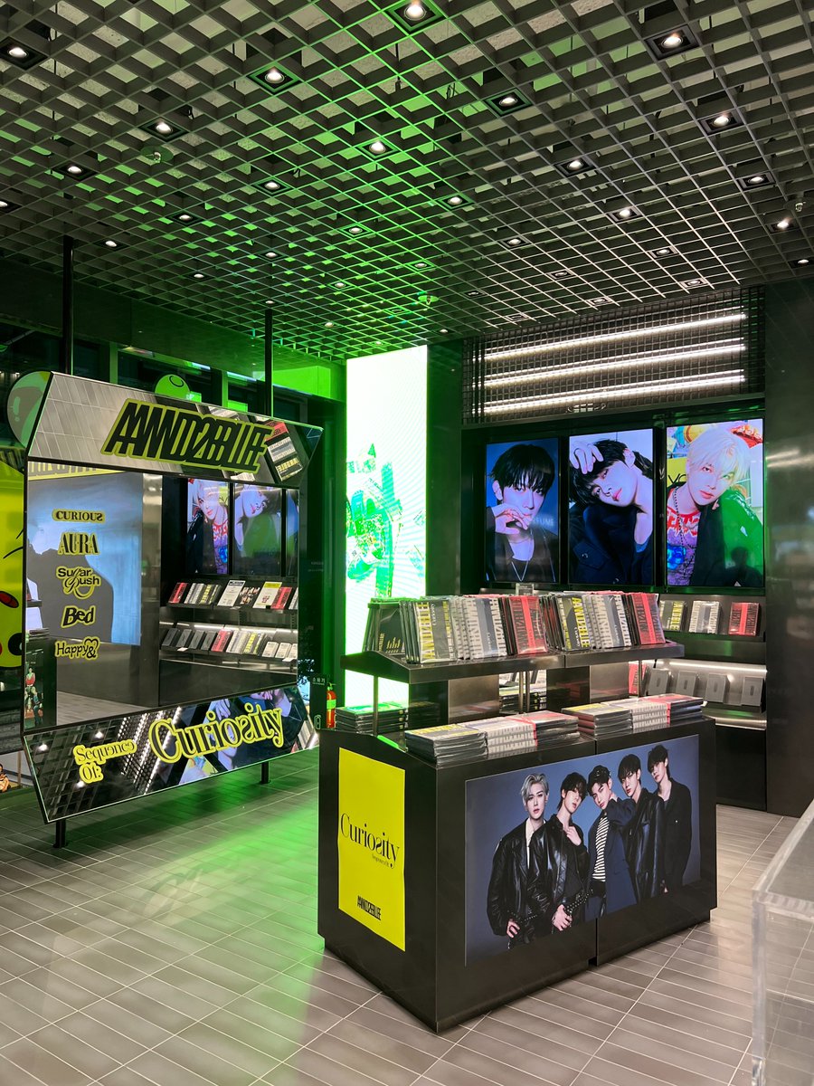 MINIRECORD_SHOP's tweet photo. [📢]
#AND2BLE #앤더블
AND2BLE (앤더블) 미니 1집 ‘Sequence 01: Curiosity’ 발매 기념
🍀OLIVEYOUNG OFFLINE STORE OPENN🍀

[OFFLINE POP-UP]   
📍장소: 올리브영 홍대놀이터점
🗓️기간: 2026.05.29(금) 10:00 ~ 2026.06.03(수) 23:00 (KST) 
*팝업 종료일 운영 시간은 현장 상황에 따라 변동(조기 마감)될 수 있습니다.

🎁미공개 포토카드 5종 중 1종 랜덤 증정   
(온/오프 이미지 동일)

✨스페셜 이벤트 (오프라인 only)   
구매자 중 5명 추첨 사인 폴라로이드 증정

럭키드로우 바로가기 
🔗https://t.co/zLetPfhEtq

#AND2BLE_Curiosity
#미니레코드
@AND2BLE