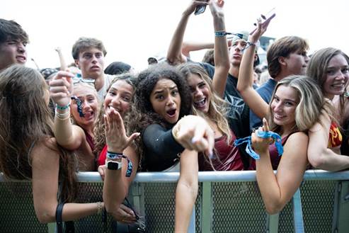 Indy500SnakePit's tweet photo. 365 days. Run it back.

@CoorsLight | #SnakePit https://t.co/Dn2zqWgnNP