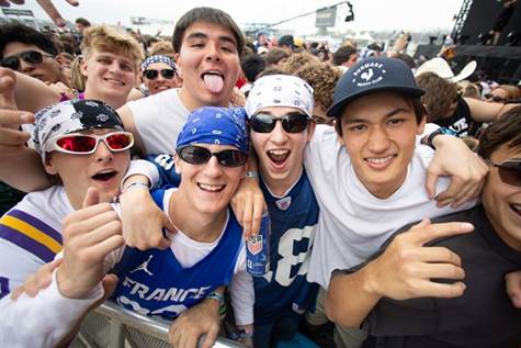 Indy500SnakePit's tweet photo. 365 days. Run it back.

@CoorsLight | #SnakePit https://t.co/Dn2zqWgnNP
