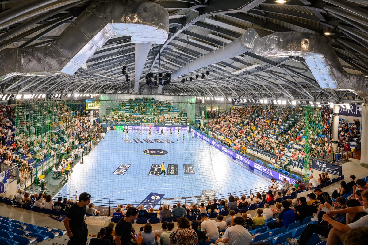 SRVHB's tweet photo. 𝗔̀ 𝗹𝗮 𝘃𝗶𝗲, 𝗮̀ 𝗹'𝗮𝗺𝗼𝘂𝗿 💙

Ce mardi soir, vous avez été merveilleux et vous avez grandement contribué à faire la différence dans ce match au sommet !

On espère vous voir tout aussi, voire plus nombreux le 6 juin contre Chartres pour la der' de la saison 👀 https://t.co/9qIJCZnBBh