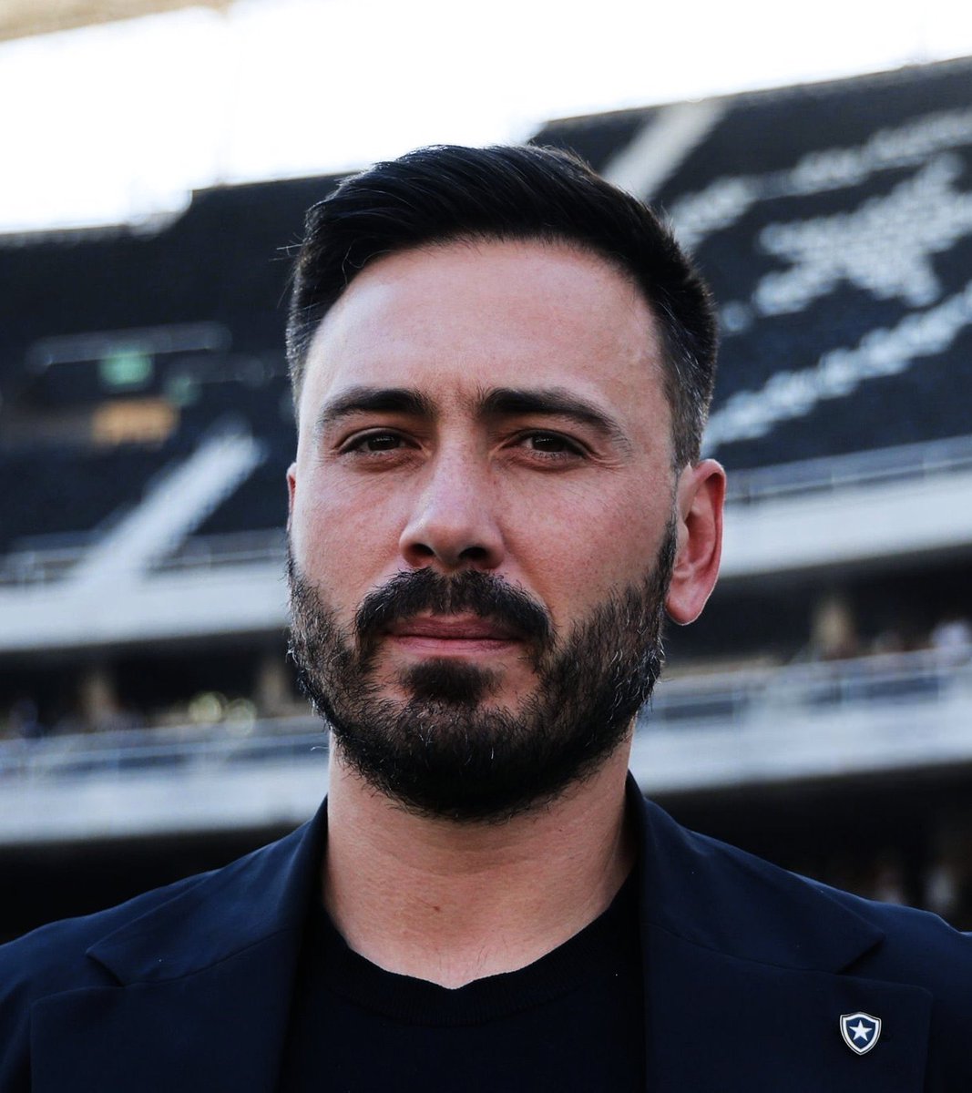 L1InsiderBRL's tweet photo. 🚨🚨 ACORDO FECHADO: Davide Ancelotti, ex-Botafogo, é o NOVO TREINADOR DO LILLE!

🗞️ @Santi_J_FM https://t.co/EK0anmj7Ap