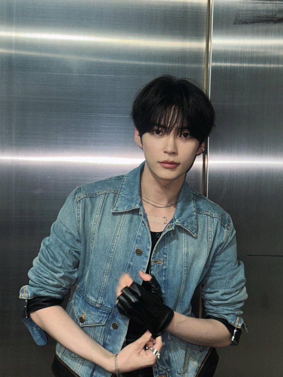 sung hanbin archive tweet media