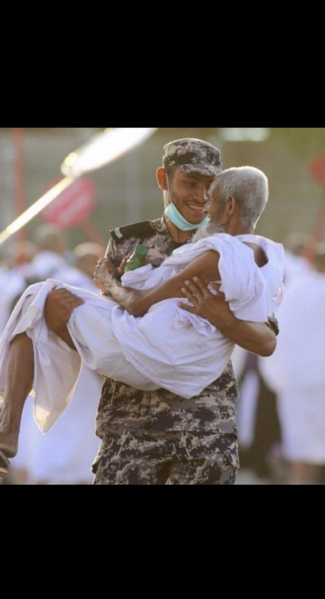 oeeoon's tweet photo. يالله جعل (الثنين) بعفوك ورحمتك :
ماينتهي الحج ..الاّ غافر ذنوبهم !

#الحج_1447هـ 
#الحج https://t.co/1QJKDoWiSC