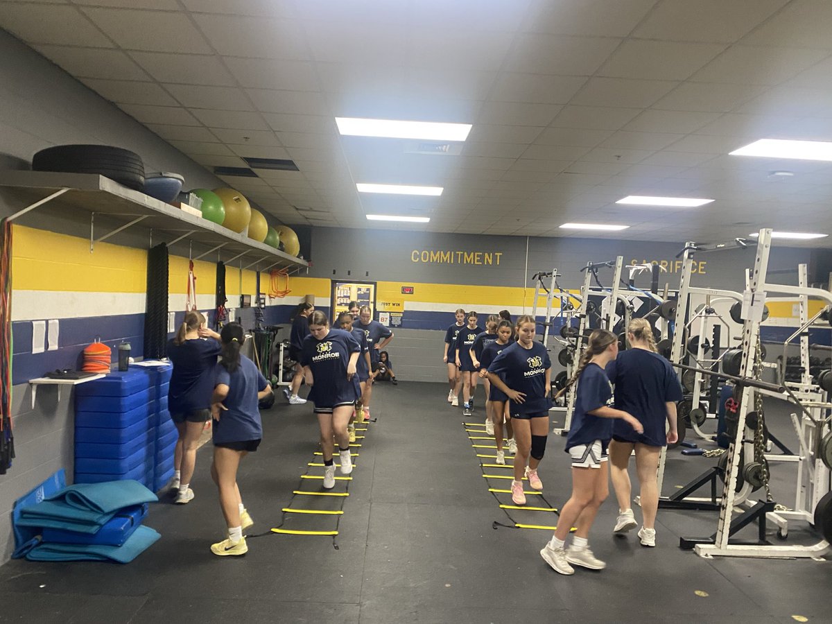 LadyHornetsBB's tweet photo. After camp we work! 💪 https://t.co/AUGWBxXoHB