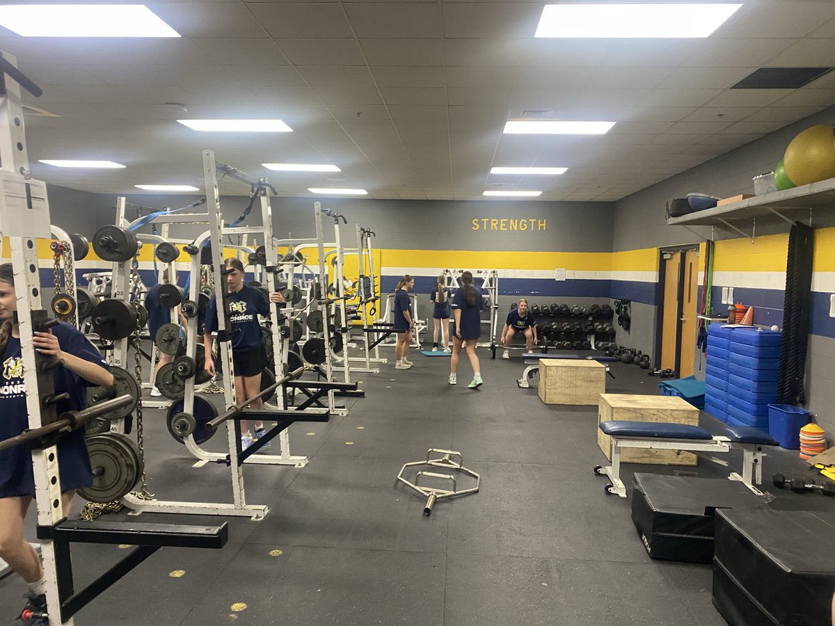 LadyHornetsBB's tweet photo. After camp we work! 💪 https://t.co/AUGWBxXoHB