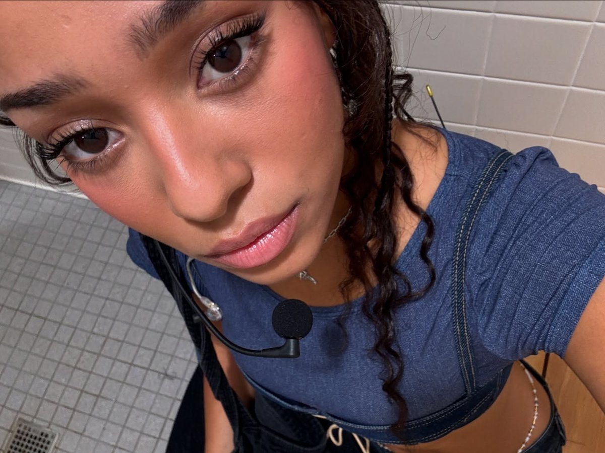 𝐸𝓁 ꫂ᭪ tweet media
