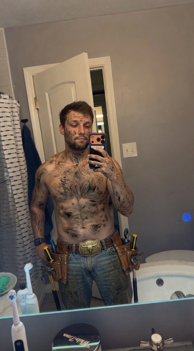 howdy tweet media