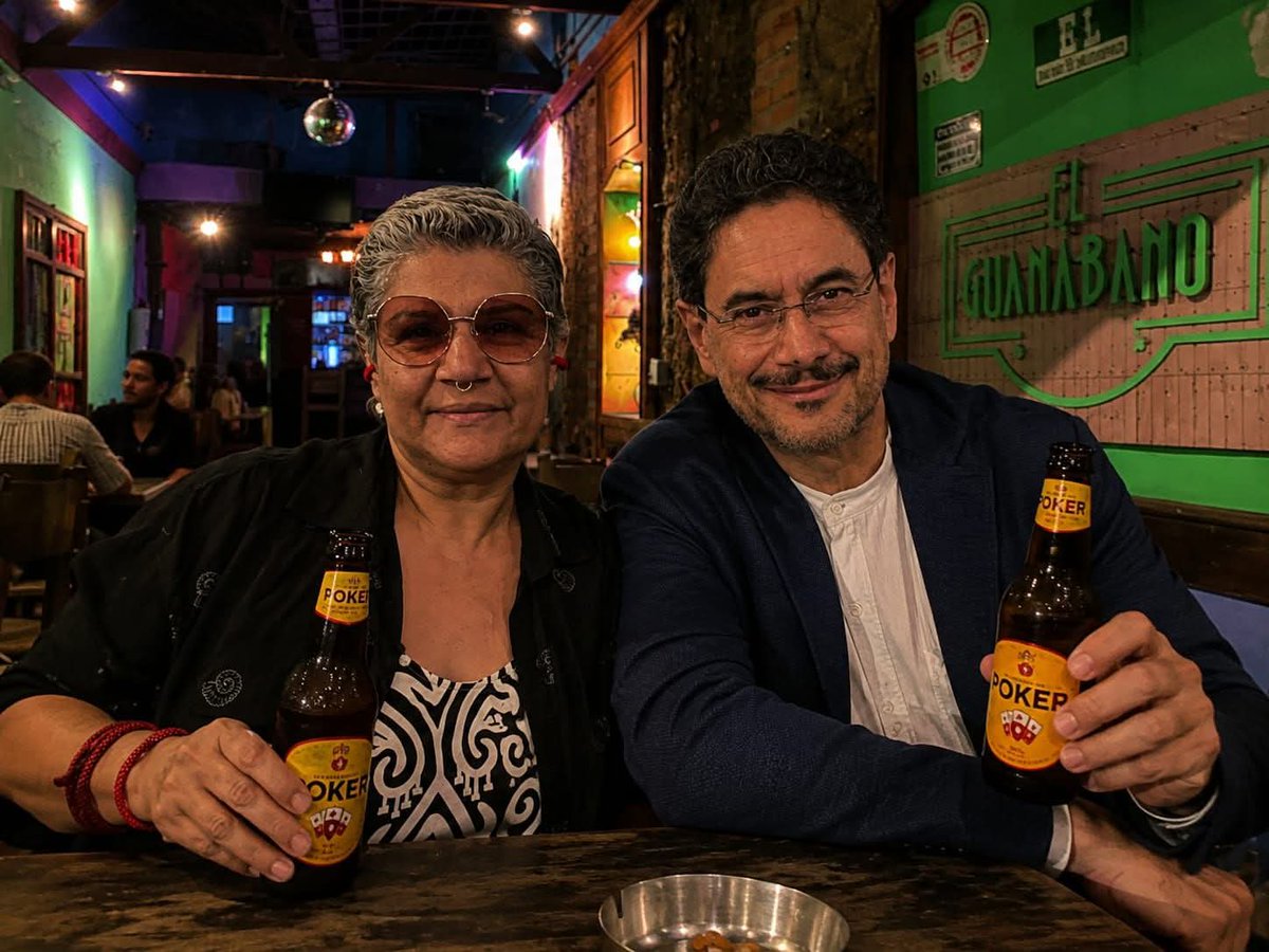 MartaRPezazul's tweet photo. Brindando por la alegría y organizando el segundo gobierno popular para profundizar el cambio y continuar gobernando para las mayorías populares. 
#Cepeda_Presidente https://t.co/L6hLhhAUov