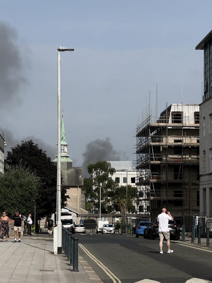 AlexLWhiteUK's tweet photo. HUGE #fire in #Plymouth #Barbican
Half a dozen fire wagons in attendance, lots of men in yellow helmets doing their thing, hope everyone’s ok.
@Plymouth_Live @plymnews https://t.co/f0DPN7BaGL