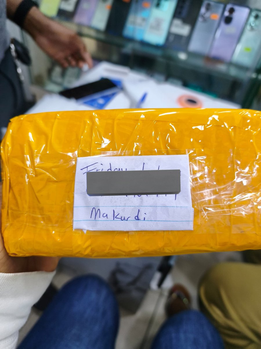 SkylarksPlace's tweet photo. 🔥 Mint Condition Loading!
Sending a clean Redmi Note 13 Pro 5G 512GB to our new customer @XixWesley in Makurdi, Benue State. 📌🛍️

Package set and ready for delivery. 🙌🏽

Thank you for the trust, chief, we truly appreciate it and we’re committed to giving you the best experience possible. 🙏🏽

Thank you, X.
By God’s grace, we keep growing and reaching more people every day. 💙