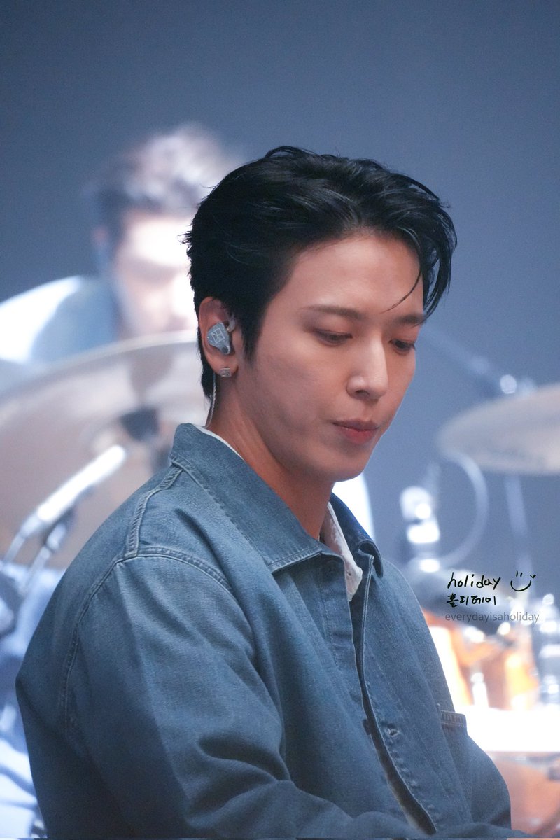 tse_holiday's tweet photo. #CNBLUE #JUNGYONGHWA 
#씨엔블루 #정용화 @JYHeffect
2026.05.22 SEOUL JAZZ FESTIVAL https://t.co/0PpnC4eD3T