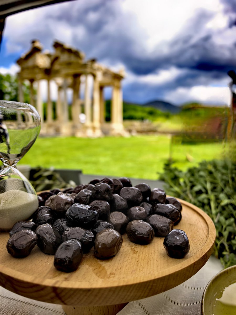 iktm09's tweet photo. Kadim çağlardan günümüze uzanan eşsiz bir lezzet mirası…

#AntikKent #KültürelMiras #Aydın #Aphrodisias #Zeytin https://t.co/0H53vAjshy