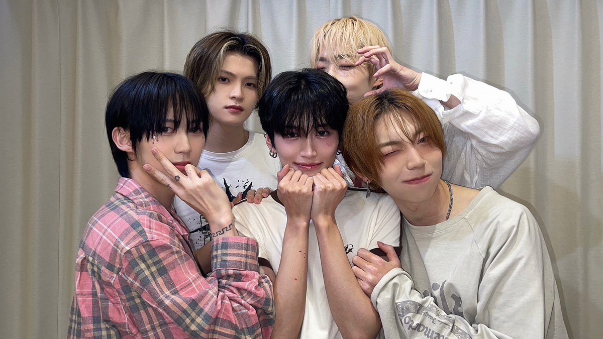RE_LIVE_HALL_jp's tweet photo. 🦄#MYONE 🌈
@MY_ONE_OFFICIAL
5th LIVE IN JAPAN🎤
本日ありがとうございました🎀
次の公演は
🗓 5月30日(土)
⏰ 1部14:00、2部18:30
📍 #RELIVEHALL
💰当日券¥4500
✨初めての方は無料&チラシ1枚に団体サイン✨
🪧公演の90分前にPRを行います
🎫予約チケット🎫
https://t.co/AATL0hzUeU https://t.co/9xL075CuLp
