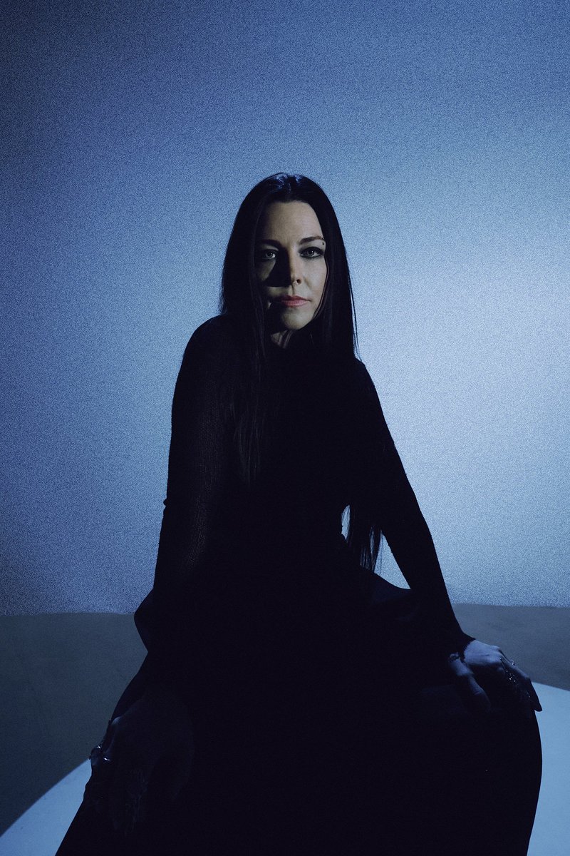 GamesOfEV's tweet photo. NEWS | More new photos of @Evanescence for @AltPress! 🤘🏻🔥 #Evanescence https://t.co/vaT8NFMMjB