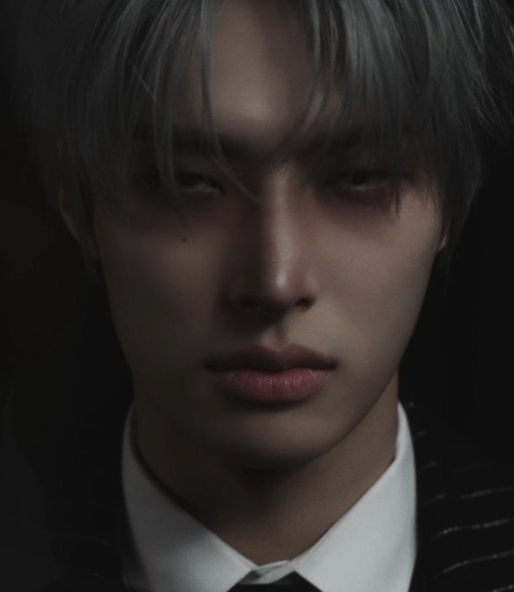 minkihole's tweet photo. something something gay vampires mg and yh meeting on a crowded sweaty club dance floor, unable to keep their hands off of each other, escaping to a dimly lit hallway to feed on each other https://t.co/4LXGjLeGSZ