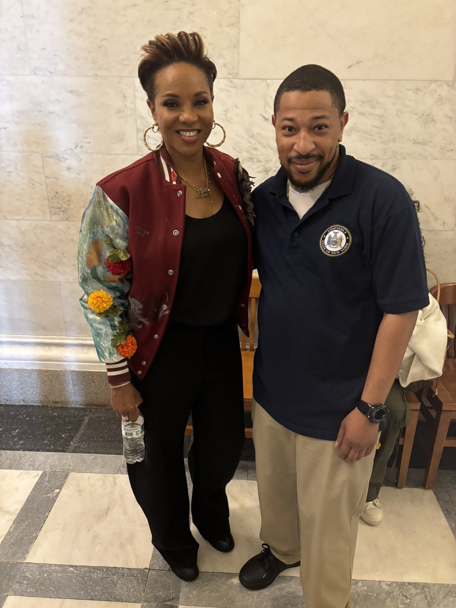 DBDMuzik's tweet photo. The legend pulled up today @mclyte https://t.co/bOrocBCKpC