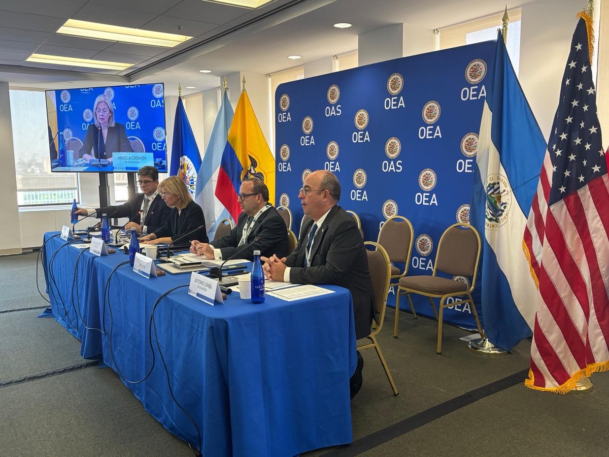 RDenOEA's tweet photo. 📌 Esta Misión Permanente @rdenoea participó en la reunión de la Red Internacional de Legislación sobre Drogas – Componente Latinoamericano y Caribeño (INLOD-LAC), celebrada en la sede de la @oea_oficial en Washington, D.C. 🌎 🇩🇴 https://t.co/roLPfOD7Iv