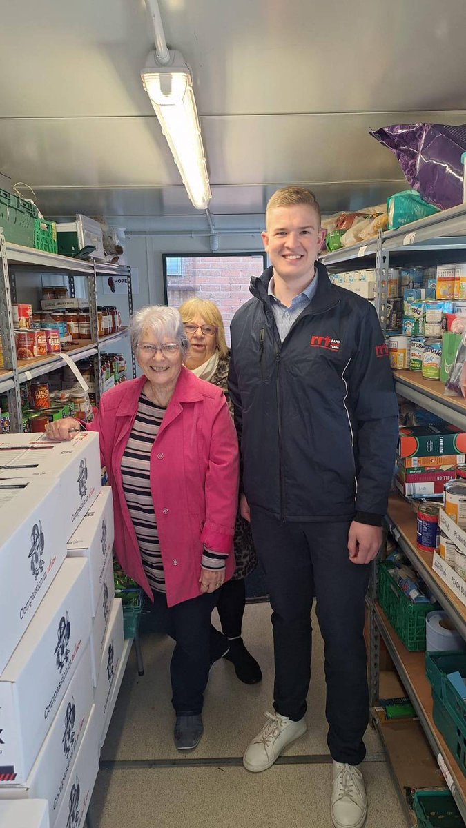 RRT_UK's tweet photo. The Smarrt Cookie Initiative is dedicated to giving children and vulnerable individuals the nourishment they need to thrive.

In support of World Hunger Day, we’re recognising the importance of reliable food access in our communities.

Our recent donations include Smarrt Cookie Bars and Food Boxes for Penygloddfa CP School, Oarsome Chance Charity, Cannock Police Station, and Living Hope Food Bank in Chesterfield, to name a few.

Thank you to all our beneficiaries for the vital work you do.

#rrtcares #RapidReliefTeam