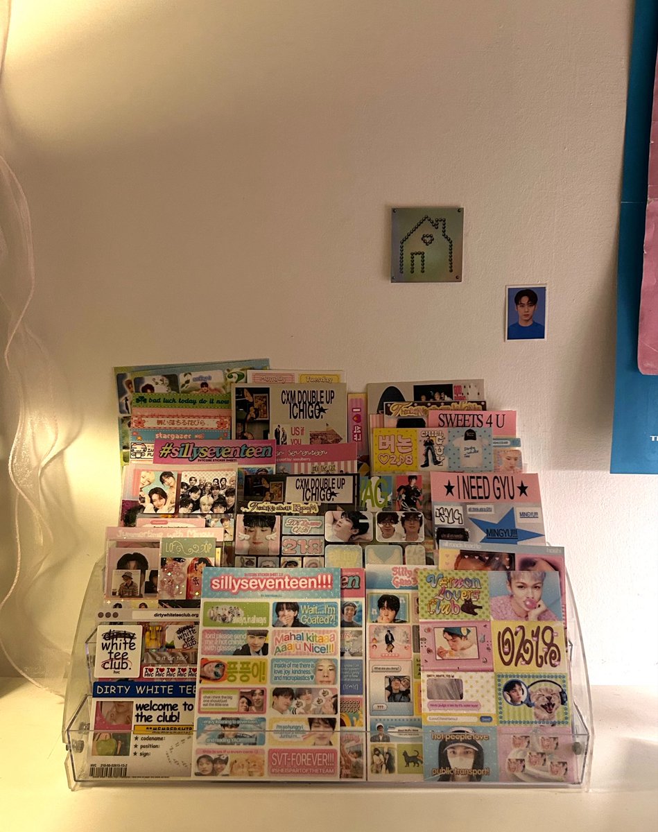 snwnou's tweet photo. ako lamba yung may tindahan ng sticker sheets sa kwarto https://t.co/Gw7irtf21a