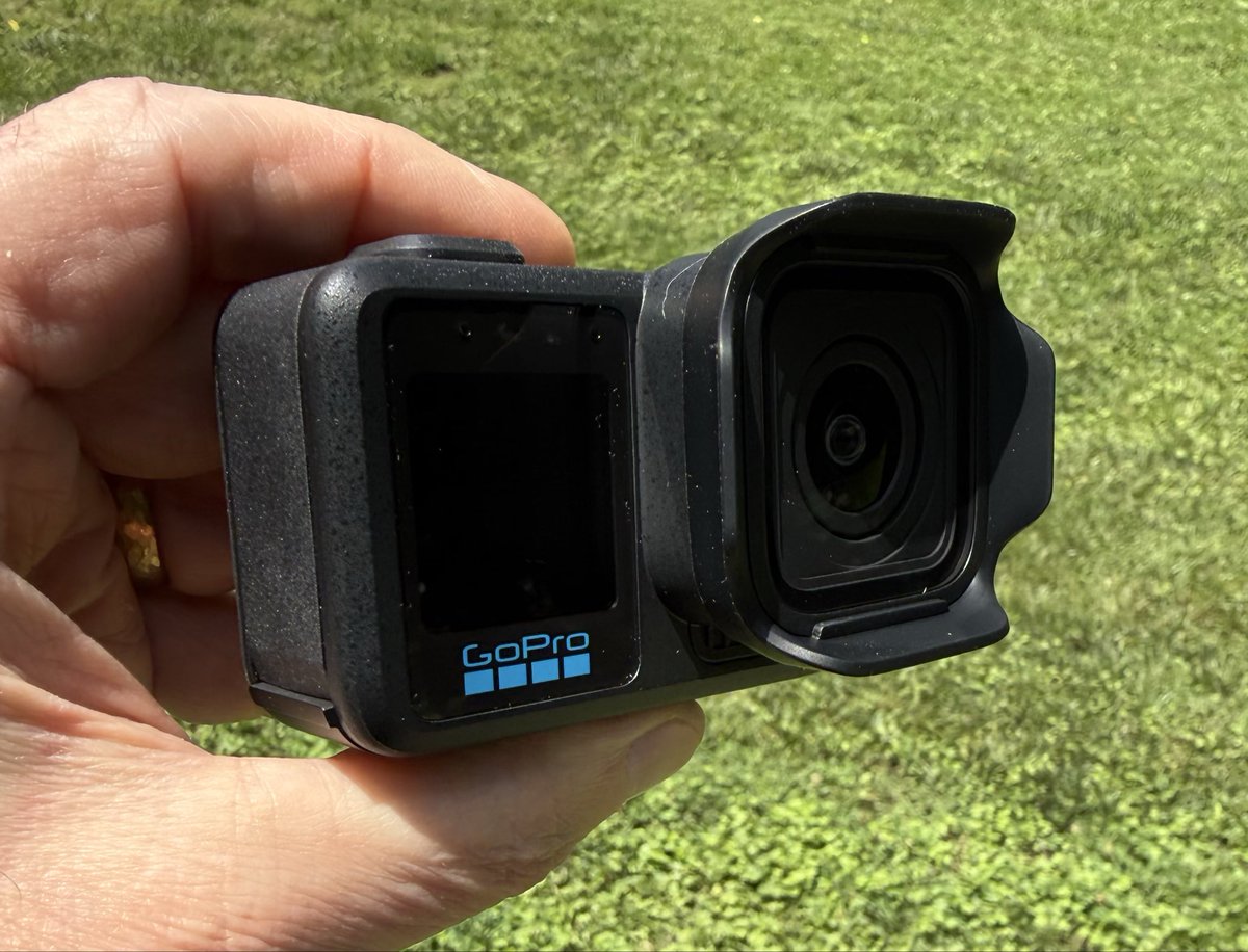 pxlpainter's tweet photo. Finally got my hands on a GoPro Mission 1 Pro. 👍 Should have a review up soon. https://t.co/JLVBW2i7el