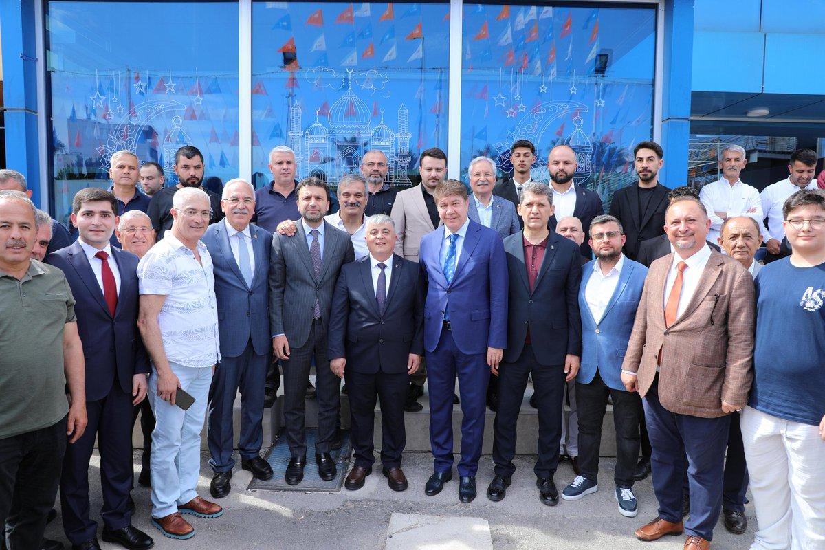 mdikmen07's tweet photo. İl Başkanlığımızım düzenlenlediği Geleneksel Kurban Bayramı bayramlaşma programında; İl Başkanımız Ali Çetin, MKYK Üyemiz Menderes Türel, Milletvekilimiz Mustafa Köse, belediye başkanlarımız, ilçe başkanlarımız ve teşkilat mensuplarımızla bir araya gelerek bayramlaştık. https://t.co/J6K4sB5SwB