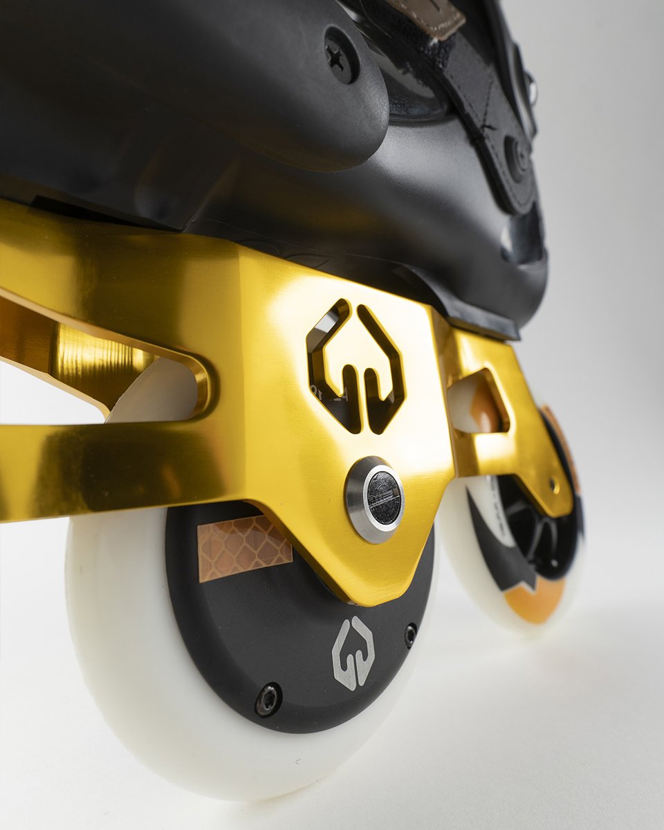 AtmosGears's tweet photo. A closer look at the AtmosGear X FR Skates ⚡Electric Collection.
Yellow Thunder is one of our 3 different colorways.
Featuring the signature golden frame and patented motor from Atmos. Mounted on the legendary UFR boot by FR Skates.

Worldwide shipping ✈️Link in bio https://t.co/VEX7uVrItF