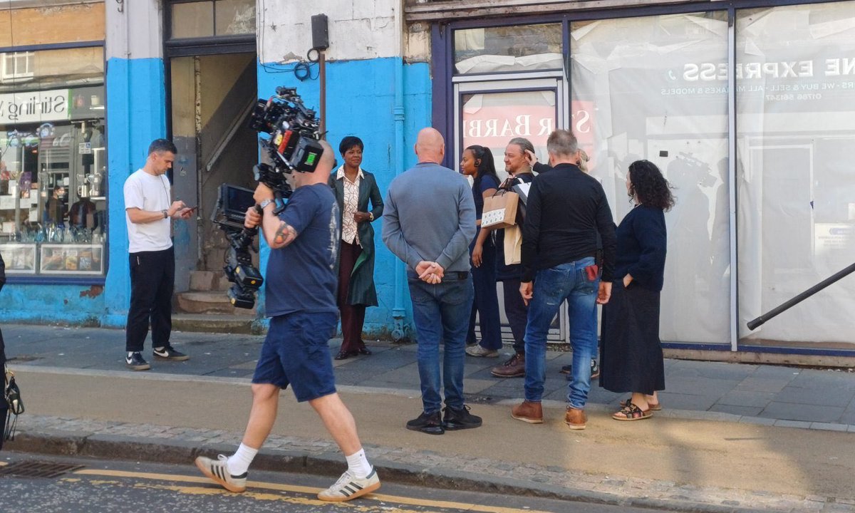 mcavoyfiles's tweet photo. James McAvoy at the set of ‘MEANTIME’ in Stirling, UK today! https://t.co/nhVSbpmzRk