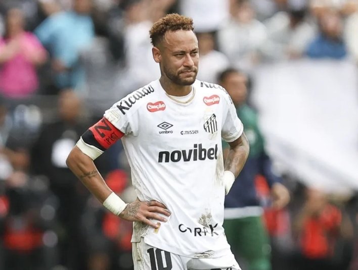 GALINHO_FLA's tweet photo. Neymar não vai ser cortado porque a Seleção sabe o peso que ele tem

Se fosse jogador comum, já teria perdido espaço faz tempo

Quando o assunto é talento, decisão e impacto em Copa, ele ainda está acima do elenco inteiro

Ancelotti sabe que Neymar inteiro muda o nível do Brasil https://t.co/gNy4FEJQxn