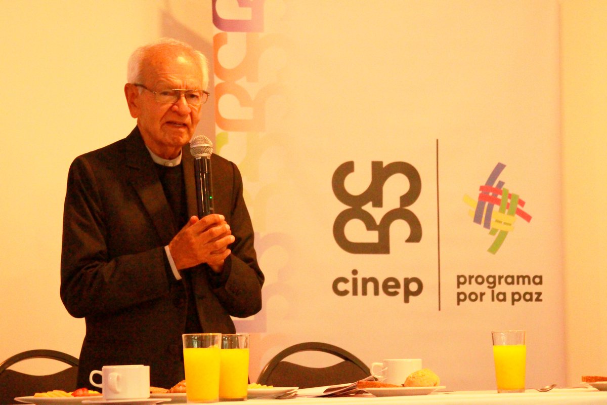 CINEP_PPP's tweet photo. 📸 Así vivimos el lanzamiento de la edición 72 de nuestra revista #NocheYNiebla, un informe sobre derechos humanos y violencia política en Colombia durante 2025.

📚 Descárgala gratis aquí: https://t.co/hupsZ8OQF6

@DesaparecidosHE https://t.co/7uB2kIrQcE