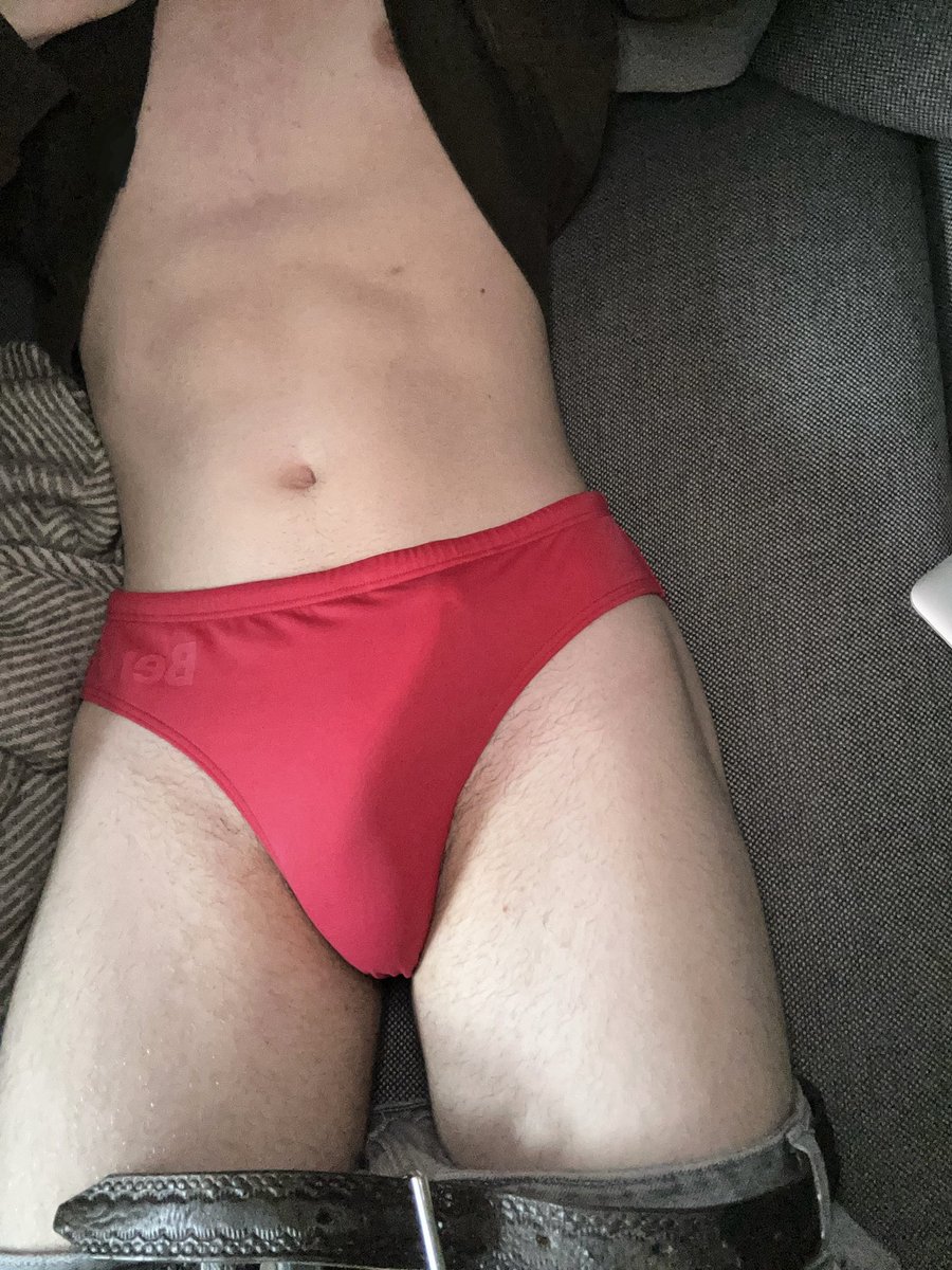 hornypfm's tweet photo. getting comfy in speedos https://t.co/Zp7TJwaLio