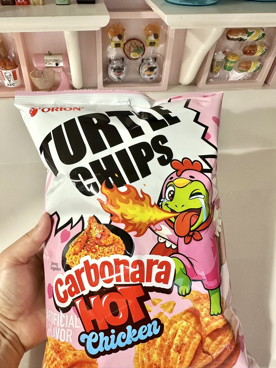 EllalalaHannah's tweet photo. 私の好きなスナックのカルボ味を見つけたので迷わずゲット😆
#turtlechips https://t.co/1QET2YmVPN
