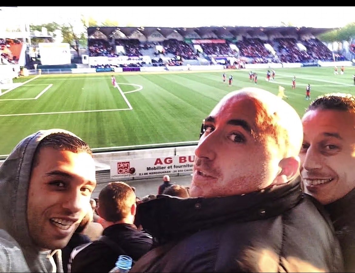 fclorientada's tweet photo. J’avais carrément oublié que Mister You pendant sa cavale il allait au stade du Moustoir https://t.co/t1Uv3BrVsL