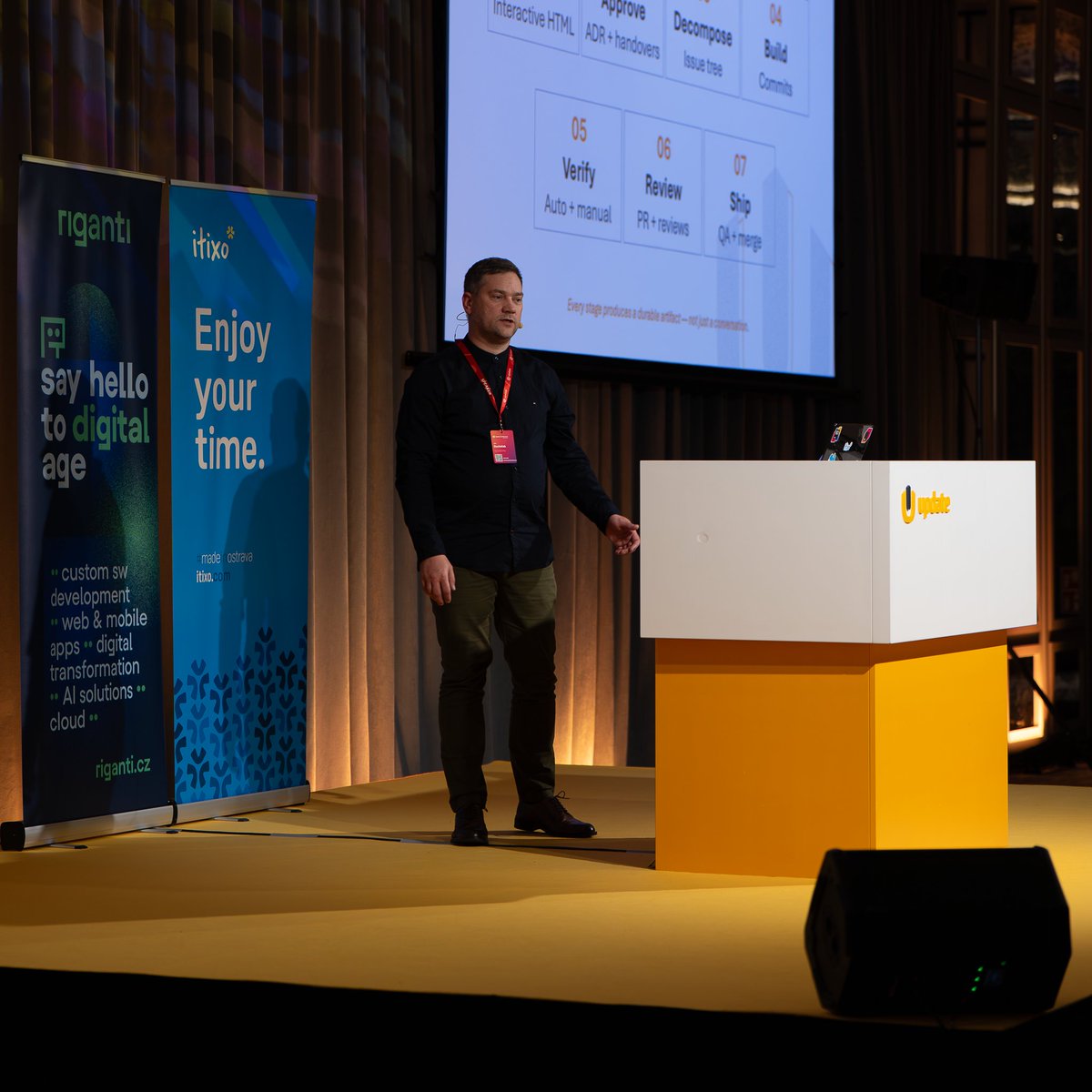 itixocz's tweet photo. Update Conference Krakow zakončil z naší strany Jan Ducháček skvělou přednáškou: Beyond Vibecoding: Turning AI Coding into an Engineering Process👏
Honzo děkujeme za skvělou reprezentaci #ITIXO a už teď se těšíme na další tvé vystoupení v budoucnu! 💛
#UCK26 #UpdateConference https://t.co/yQHGmJQu9E