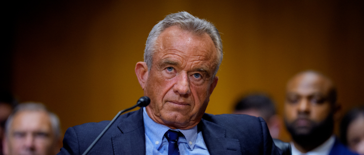 RightWingLiars's tweet photo. A Timeline of RFK Jr.’s Mixed Messaging on the Measles Vaccine https://t.co/LIxfeyfDOm #FactCheckPosts https://t.co/Tr4THWXjet