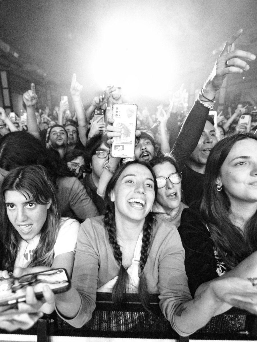 wolfalicemusic's tweet photo. One of our favourite shows ever thank u Buenos Aires xxxxxx

📸 FedeZ Visuals, Charlie Riobueno, Sergio Rossi https://t.co/BbP8KC6Lal