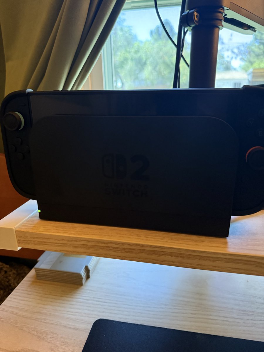 AB64_YT's tweet photo. @raratoman Damn might have to snag a copy if DMZ is poppin and there are exclusives that transfer.. imagine the nintendo collabs lol https://t.co/B9WVXuMMcA