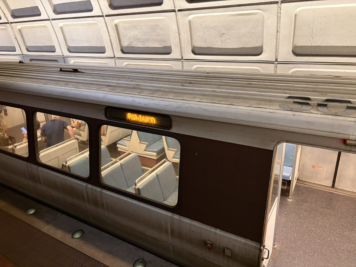 NationalDet's tweet photo. .@wmataGM @wmata Can you please bring back the old all-caps font to the legacy trains? It was the best way to know from far down the platform, when a train first arriving in a station, what seat configuration it would have.  1/2 https://t.co/bE6FkTgkp7