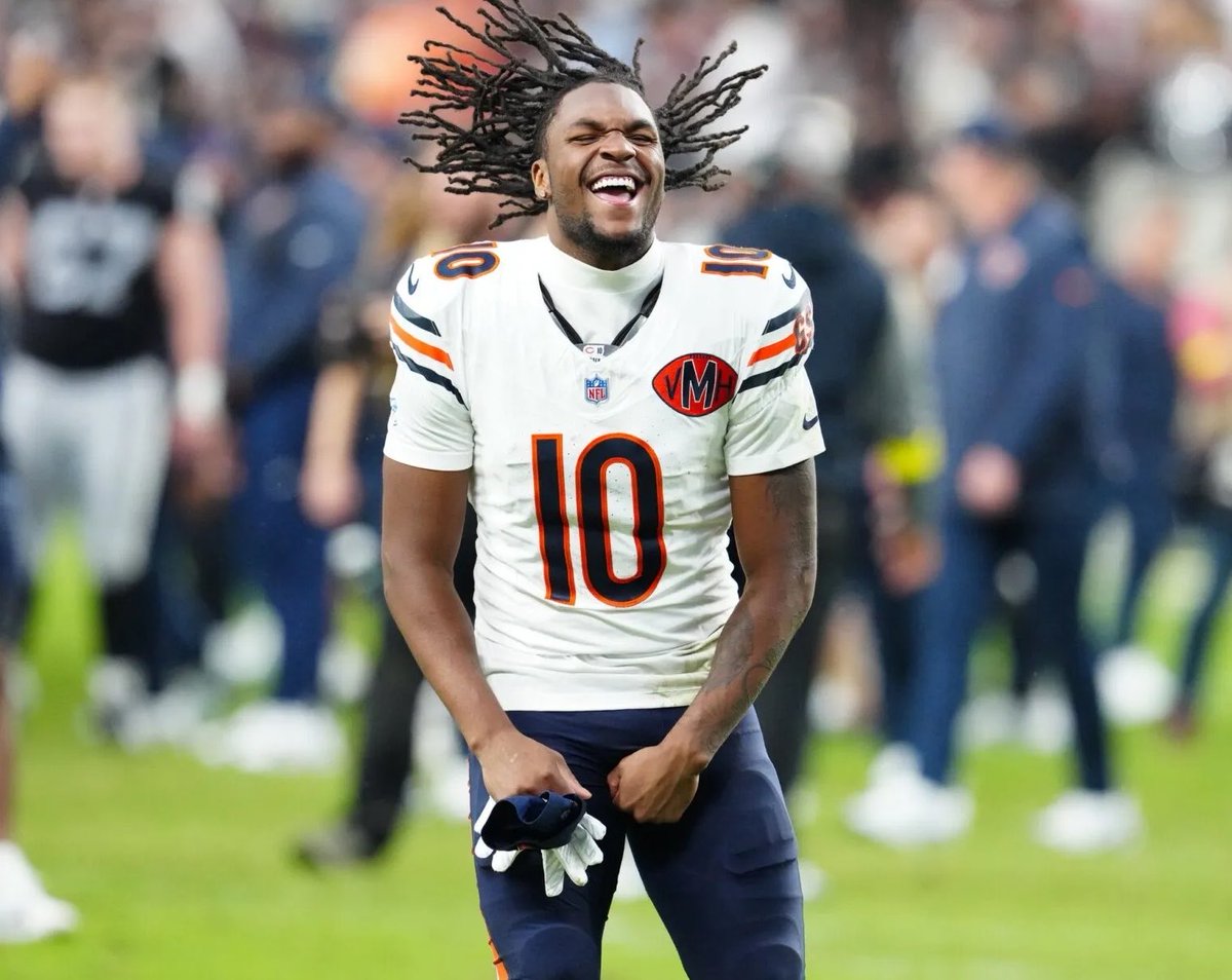 bearszn's tweet photo. Bears HC Ben Johnson on WR Luther Burden:

"I'm buying Luther Burden stock right now…...yesterday, he had numerous explosive plays."

👀👀👀👀

via @kfishbain https://t.co/XodlNpGR0o