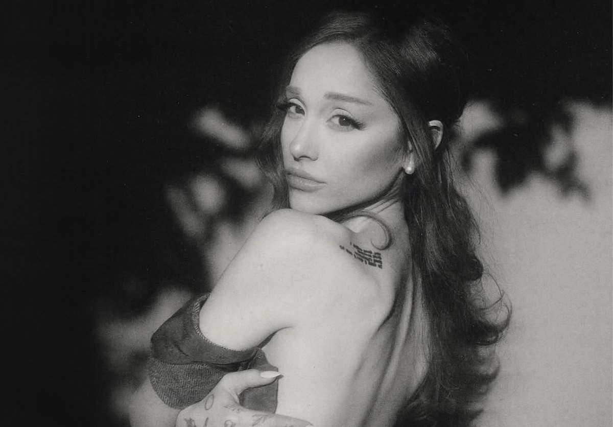 TheGrandeTop10's tweet photo. Confirmed lyrics for ‘hate that i made you love me” 

• “And I can see right through”

• “i”

• “Cause I barely tried”

• “all bad news”

• “hate that i made you love me” https://t.co/97Hnry0k1J