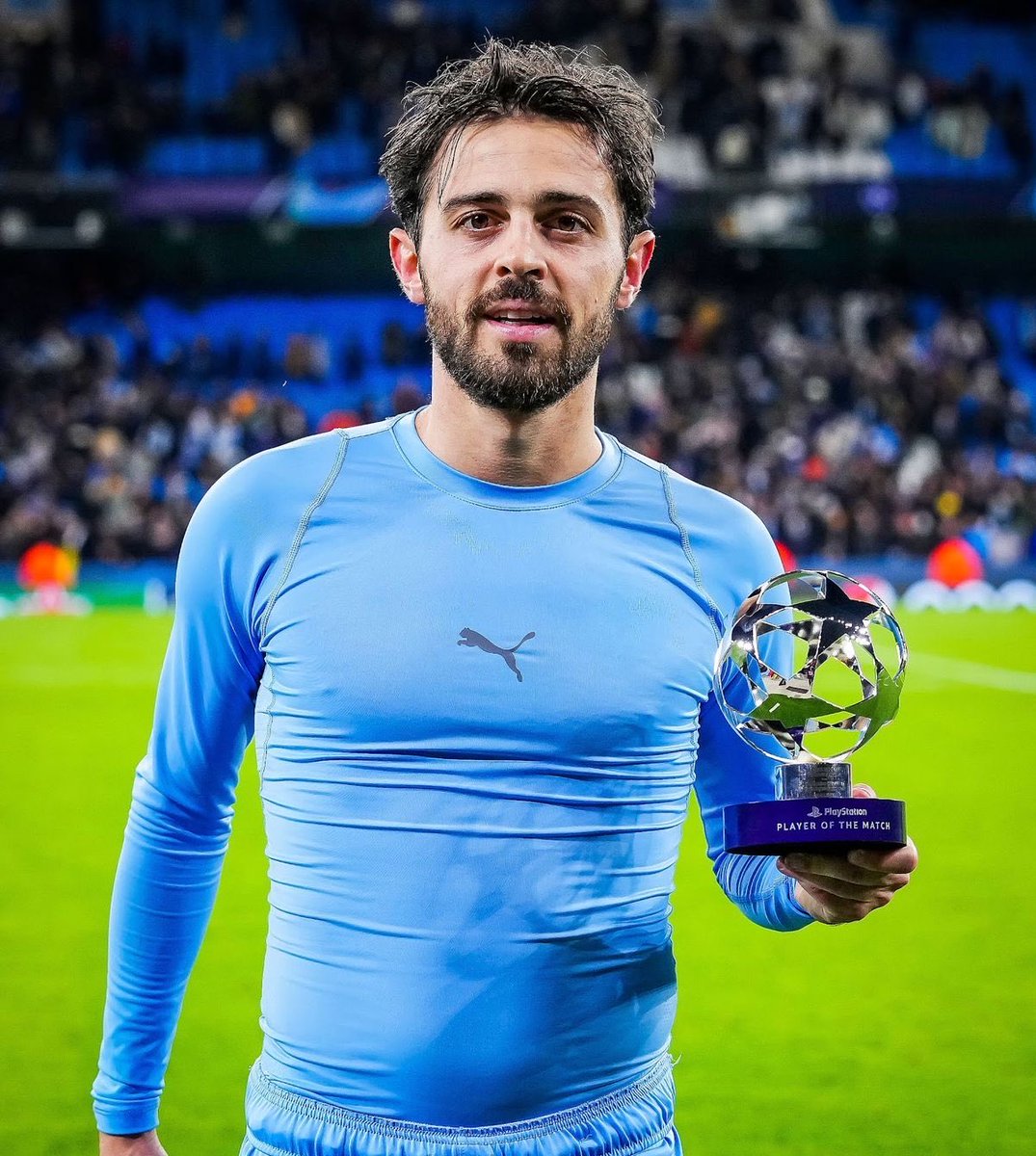 Tobs_fc's tweet photo. 🚨 BREAKING: Bernardo Silva to Barcelona is a done deal. The midfielder first choice is  Barcelona. 

Good news wants to finish us in this club. 😭 https://t.co/sLOlNSHbOq