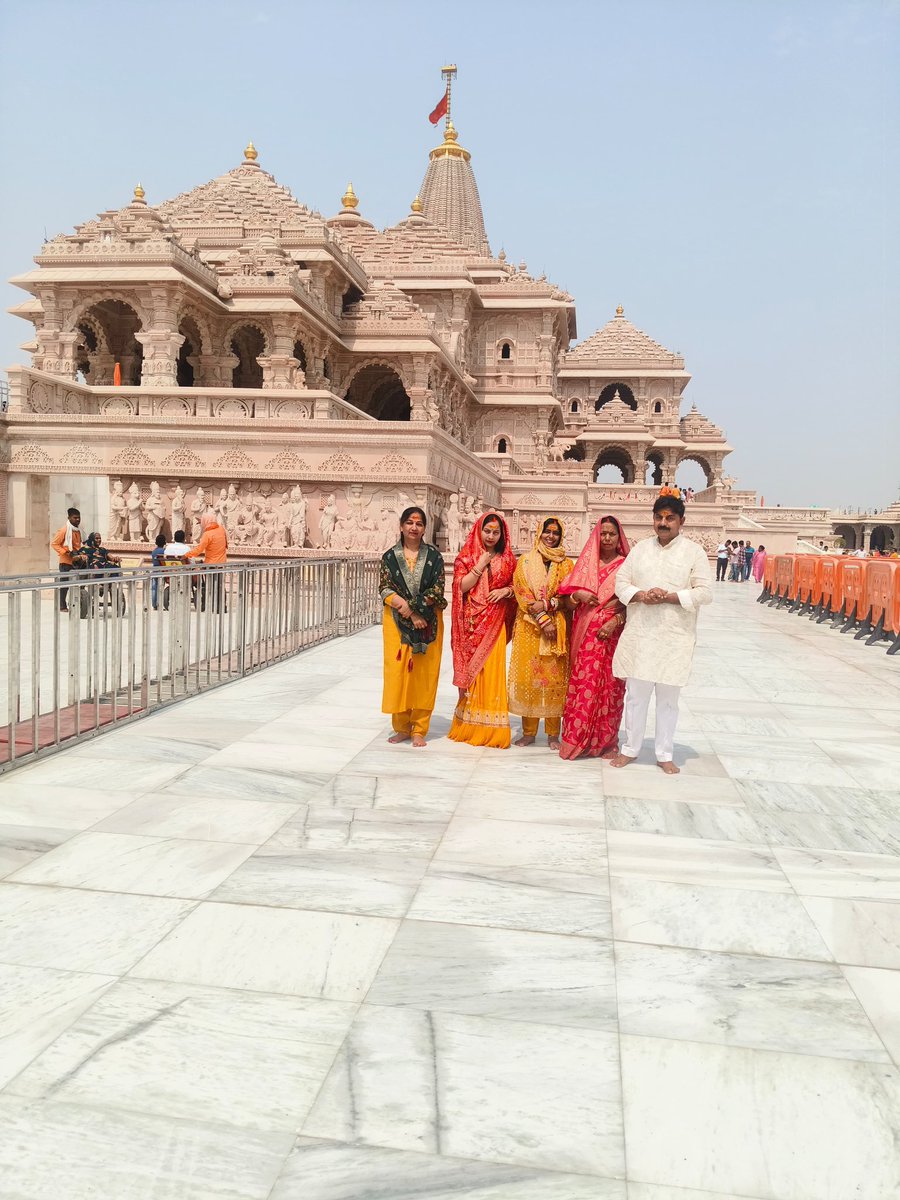 snsinghbjp's tweet photo. प्रभु की कृपा भयहु सब काजू, 
जनम हमार सुफल भा आजू।। 
#AyodhayaDham 
#JayShreeRam https://t.co/qkkOBIDM3x