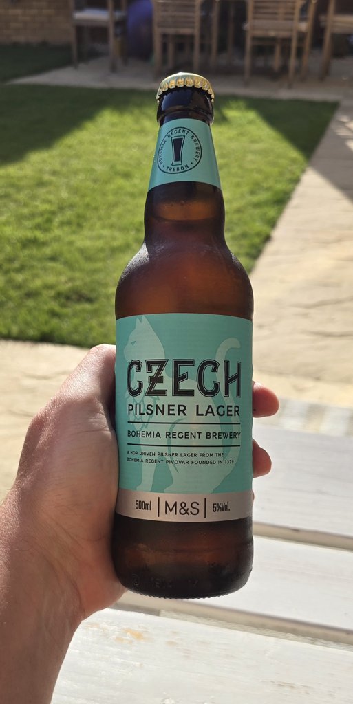 PintsBeauty's tweet photo. Three countries, three lagers. M&S have quietly put together a really impressive range here.

🇩🇪 German Lager – crisp, clean and full of that classic continental character you’d expect from a German style pour.

🇨🇿 Czech Pilsner – arguably the pick of the bunch, bringing proper pilsner bite, balance and a refreshing finish.

🇪🇸 Spanish Lager – light, smooth and dangerously drinkable, with those laid back Mediterranean vibes in every sip.

It’s easy to overlook supermarket beer ranges, but this trio proves there are still some quality finds hiding on the shelves 👏🍺

Which one are you reaching for first? 🇩🇪🇨🇿🇪🇸