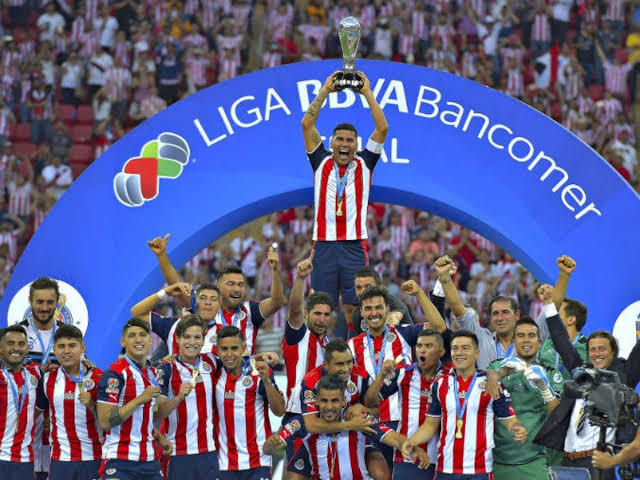 Rojiblanca25MA's tweet photo. Sólo el amor por @Chivas me ha llevado de la gloria al infierno en un día, y ese día es HOY 🥺 https://t.co/qy7WiZDhXN