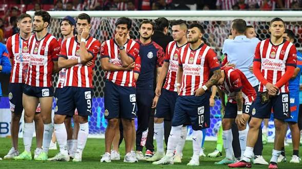 Rojiblanca25MA's tweet photo. Sólo el amor por @Chivas me ha llevado de la gloria al infierno en un día, y ese día es HOY 🥺 https://t.co/qy7WiZDhXN